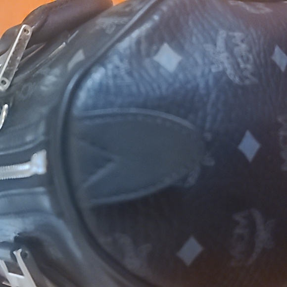 MCM Handbag excellent condition with dog bone - Picture 8 of 10